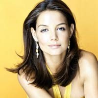 Katie Holmes Pilih Gaun Pengantin Armani