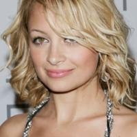 Nicole Richie Bantah Pingsan di Klab