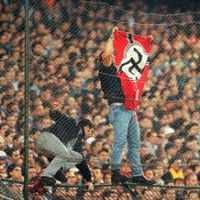 Ekstrimis Dilarang Masuk Stadion!