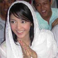 Ririn Dwi Ariyanti: Nikah No, Skripsi Yes!