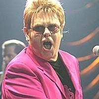 Bangkrut, Elton John Cari Pinjaman