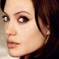 Jolie Naik Kereta, India Heboh!