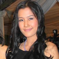 Ardina Rasti Hobi Tunggang-tunggangan
