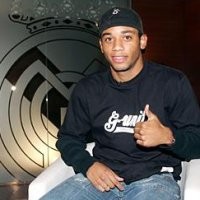 Mirip Carlos Tapi Tak Mau Dimiripkan