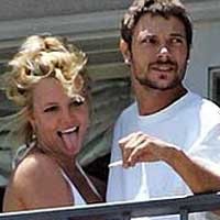 Bangkrut, Mantan Suami Britney Curi Minuman Keras