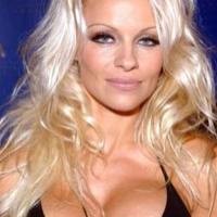 Trauma Akting, Pamela Anderson Tambah Bodyguard