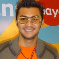 Anjasmara Lupa Pose Bugil