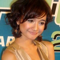 Laudya Cynthia Bella Tak Peduli Pandji Dekati Revalina