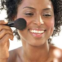 Teknik Ampuh Gunakan Blush on