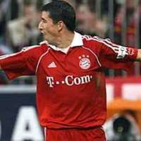 Schalke ke Puncak Berkat Bayern