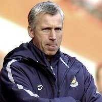 West Ham Diakuisisi, Pardew Aman