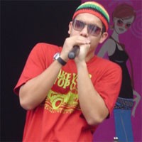 Maliq & Dessentials Getarkan Panggung Jakz Jazz