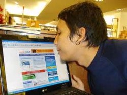 Isi Laptop Baru Bikin Desta Kian Bergairah...