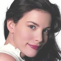 Liv Tyler Keenakan Nikotin