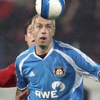 Leverkusen Takluk, Dinamo Lolos
