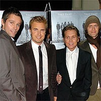 Take That Kembali Unjuk Gigi