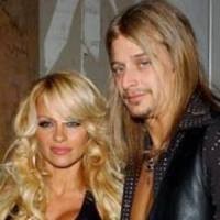 Pamela Anderson Curigai Orang Ketiga