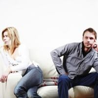 Satu Tahun Pacaran, Cinta Mulai Kadaluarsa