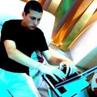 Penjahat Internet Bayar Siswa Jadi Preman Cyber