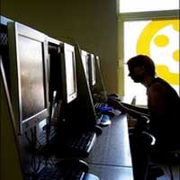 Keseringan Ngecek E-mail Bikin Ketergantungan?