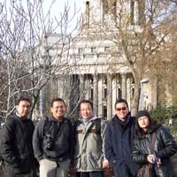 Menjelajah Pusat Belanja