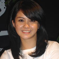 Revalina S. Temat Stop Dihantui Pocong