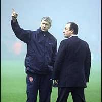Laga Ditunda, Wenger-Benitez Protes