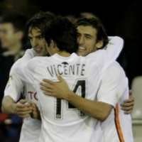 Valencia Menang, Zaragoza Tertahan