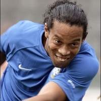 Ronaldinho Siap Jadi Warganegara Spanyol 