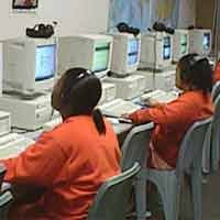 Tahanan Diizinkan Akses E-mail