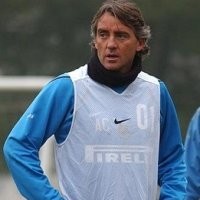 Mancini Tak Tertarik Rekor