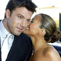 Ben Affleck Jual Mobil Rp 2,7 M Dari J.Lo