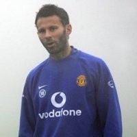 Giggs Ingin Seperti Sheringham