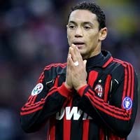 Milan Kalah tapi Lolos