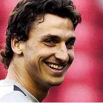 Zlatan Nikmati Ganti Popok Bayi
