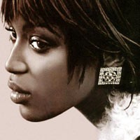 Naomi Campbell Bantah Pindah Agama