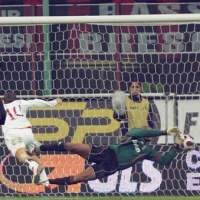 Roma Tahan Milan 2-2 