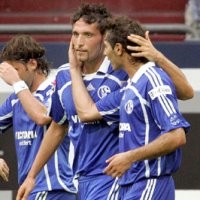 Schalke Rebut Puncak Klasemen