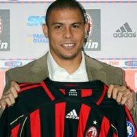 Ronaldo Rangsangan Milan