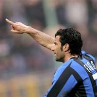 Figo Tetap Gabung Al-Ittihad