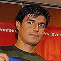 Bolton Datangkan Bek Spanyol