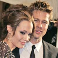 Jolie-Pitt Akan Adopsi Bayi Vietnam