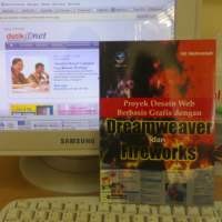 Mendesain Web dengan Dreamweaver dan Fireworks