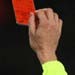 Wasit Salah Usir Pemain