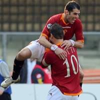 Dua Gol Totti Selamatkan Roma