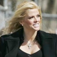 Pemakaman Anna Nicole Serba Pink