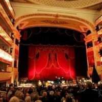 Sinyal Ponsel Diblokir di Gedung Teater