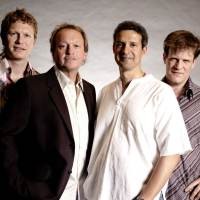 Gonta-ganti Personel, Level 42 Tahan Banting