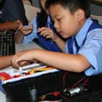 Kompetisi Robo Mobile ala Anak SD