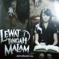 Lewat Tengah Malam: Hantu Diteror Hantu